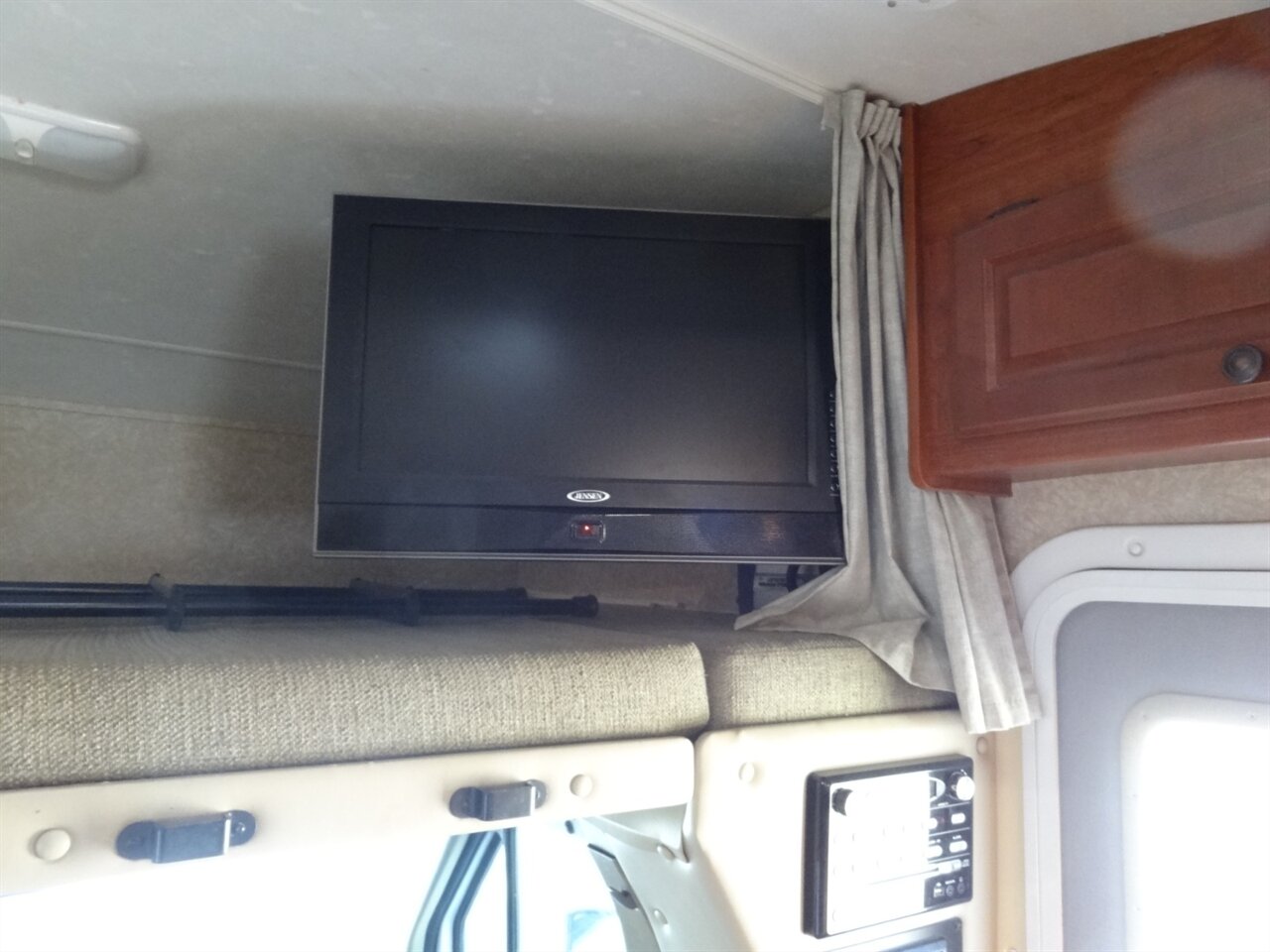 2008 Coachmen Freedom Elite M23 Premium B+/C - Photo 70 - Deland, FL 32720