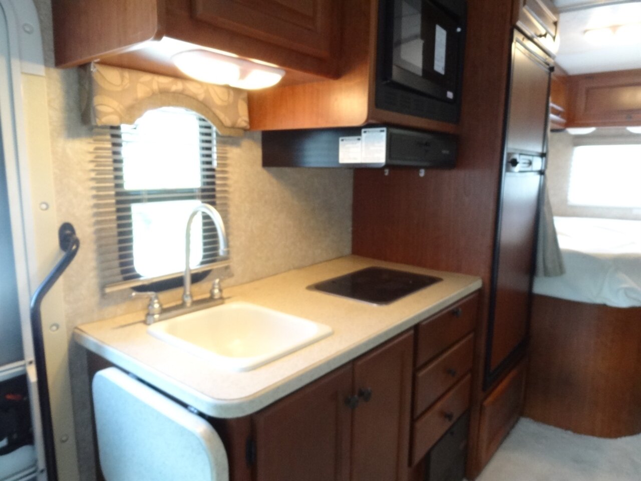 2008 Coachmen Freedom Elite M23 Premium B+/C - Photo 49 - Deland, FL 32720