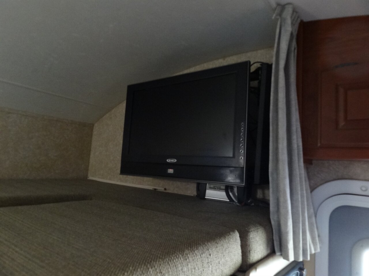 2008 Coachmen Freedom Elite M23 Premium B+/C - Photo 39 - Deland, FL 32720