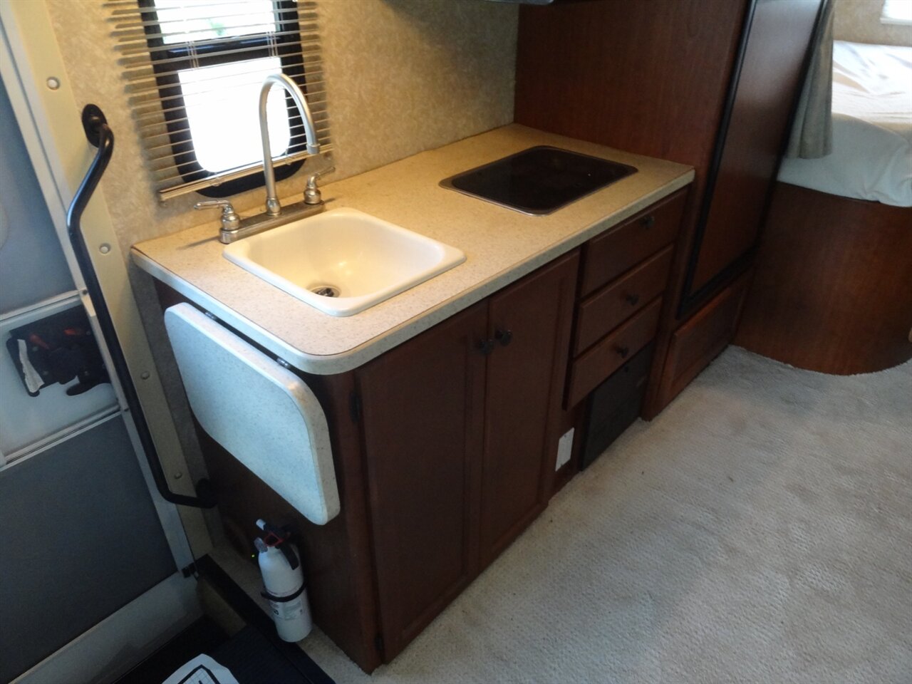2008 Coachmen Freedom Elite M23 Premium B+/C - Photo 48 - Deland, FL 32720