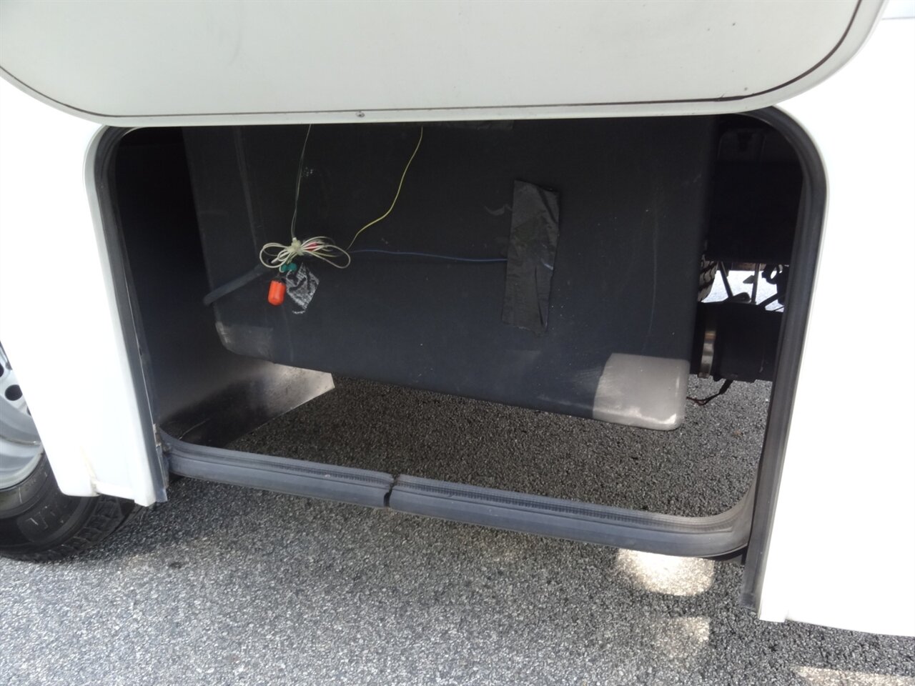 2008 Coachmen Freedom Elite M23 Premium B+/C - Photo 22 - Deland, FL 32720
