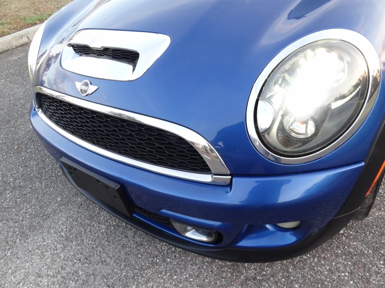 2012 MINI Cooper Convertible S   - Photo 12 - Deland, FL 32720
