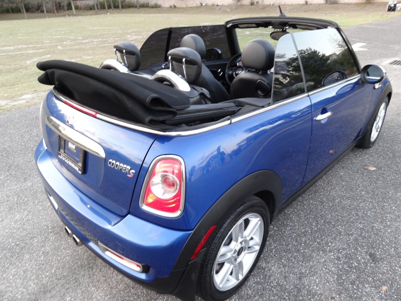 2012 MINI Cooper Convertible S   - Photo 5 - Deland, FL 32720