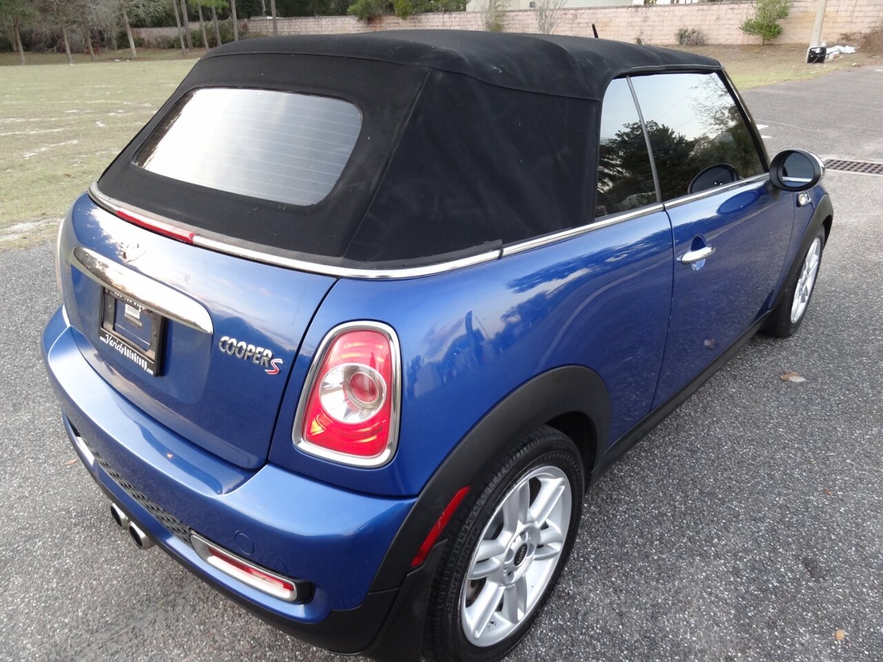 2012 MINI Cooper Convertible S   - Photo 8 - Deland, FL 32720