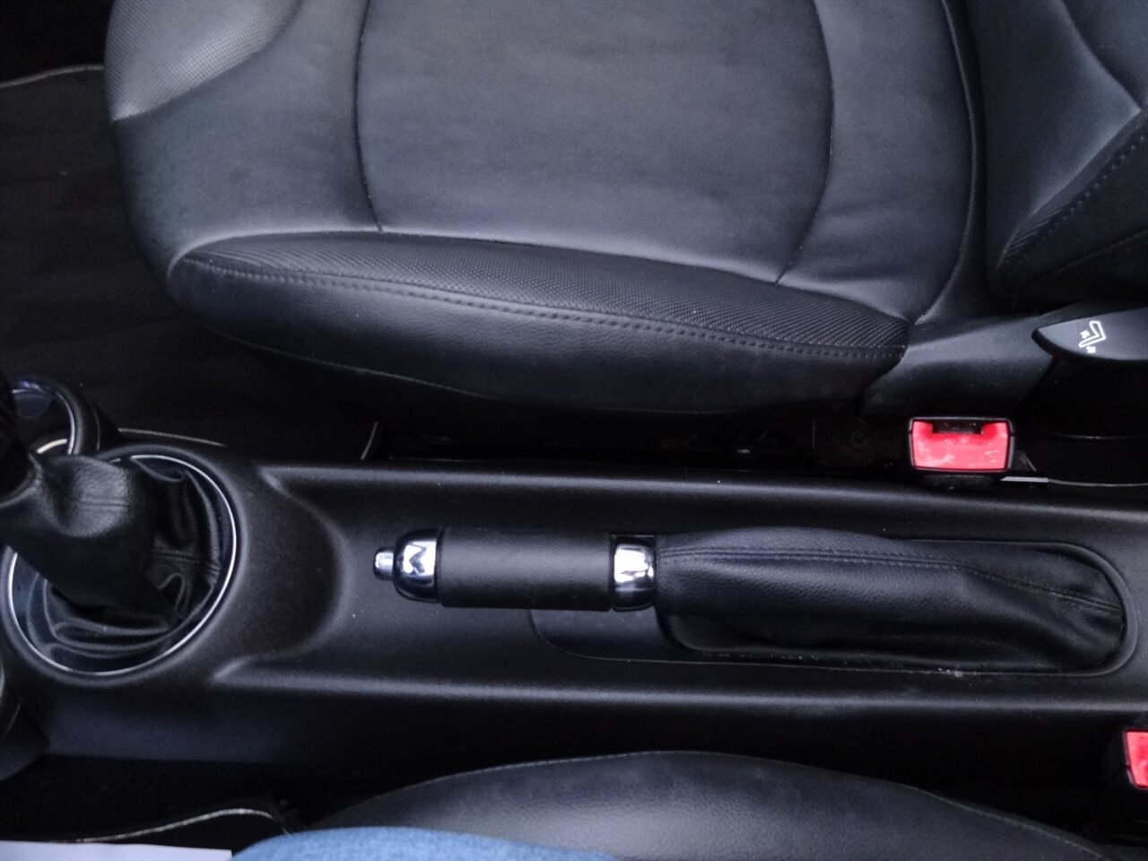 2012 MINI Cooper Convertible S   - Photo 52 - Deland, FL 32720