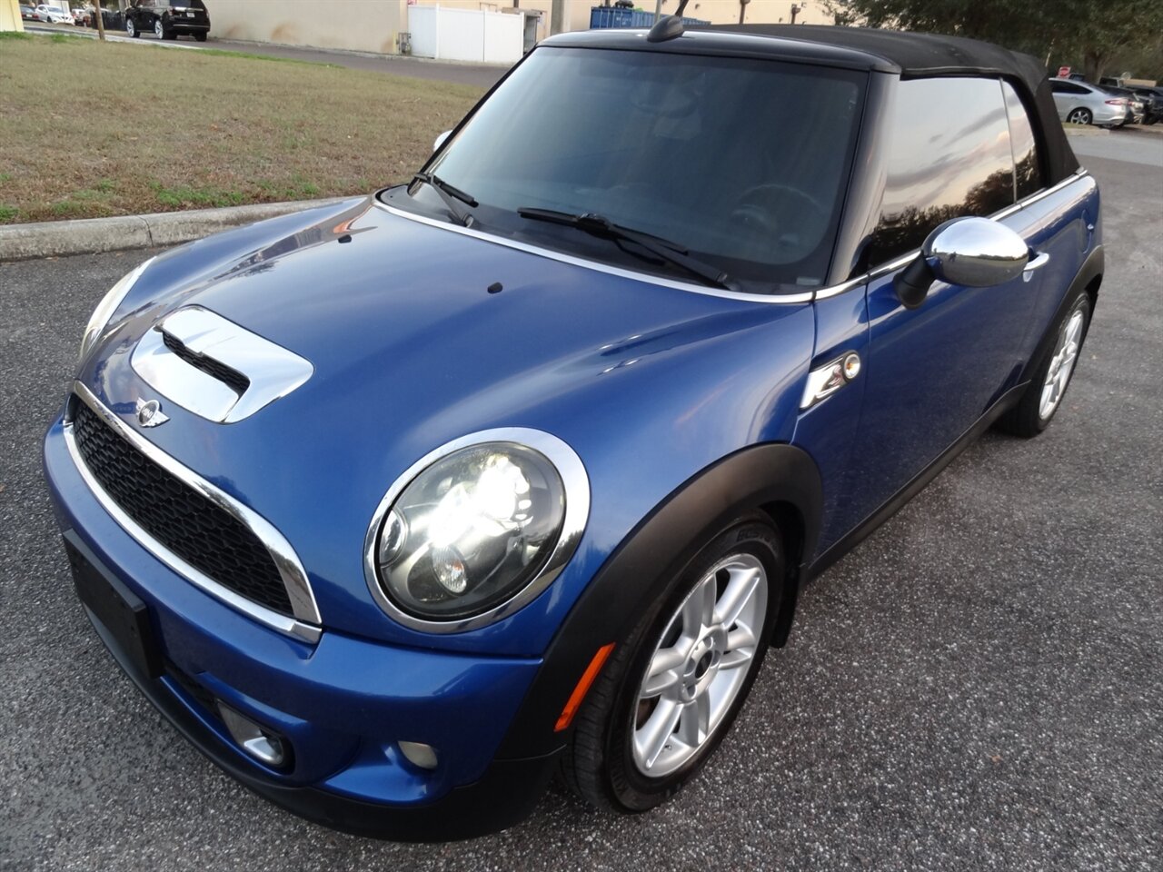 2012 MINI Cooper Convertible S   - Photo 7 - Deland, FL 32720