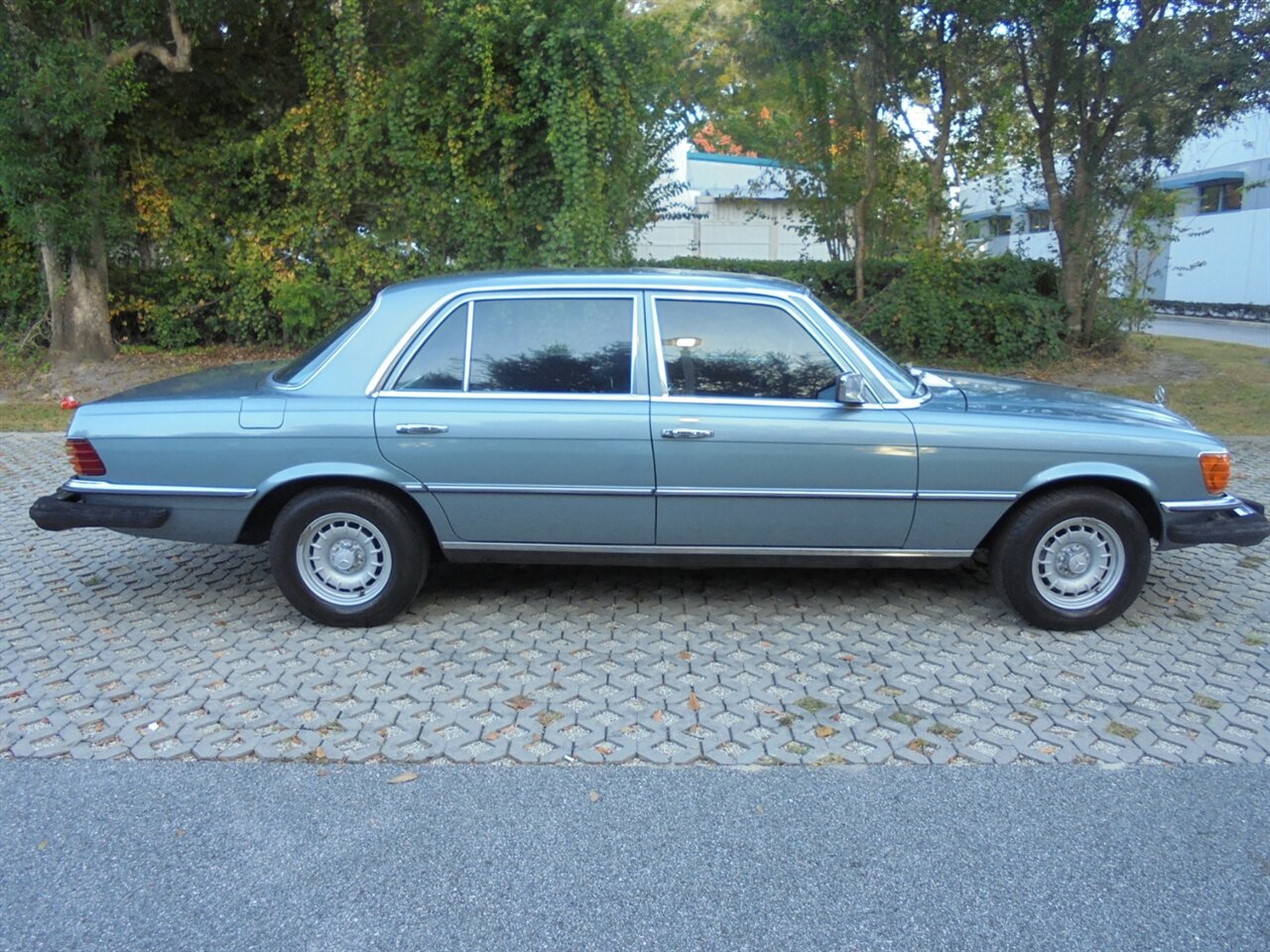 1977 Mercedes-Benz SEL  Premium - Photo 17 - Deland, FL 32720