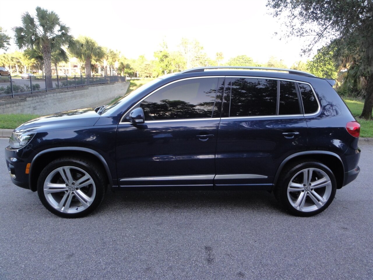 2014 Volkswagen Tiguan R-Line   - Photo 16 - Deland, FL 32720