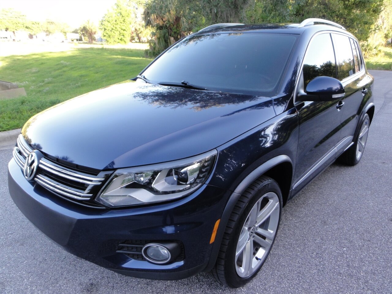 2014 Volkswagen Tiguan R-Line   - Photo 2 - Deland, FL 32720