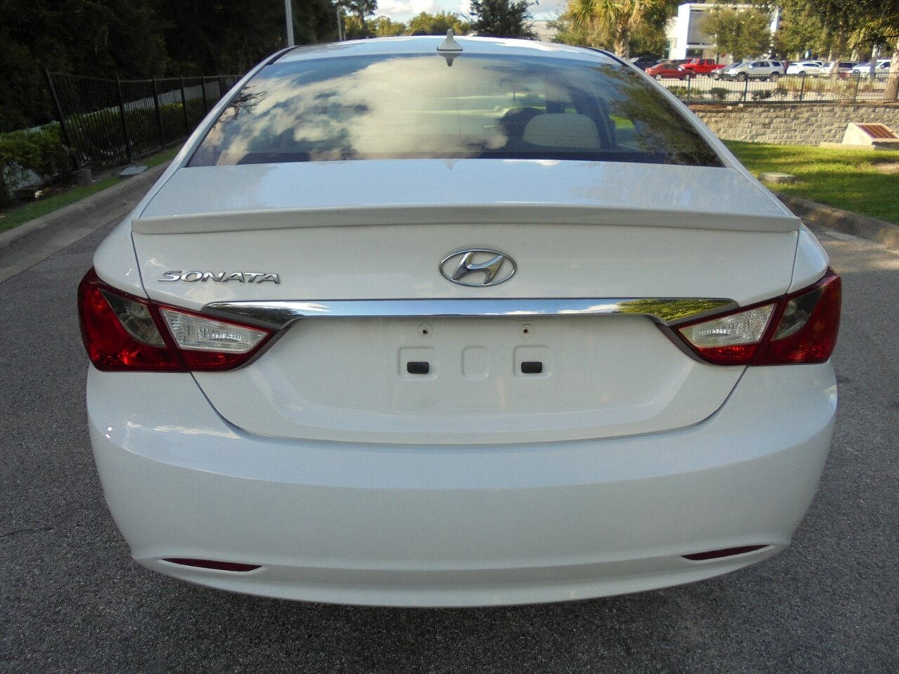 2013 Hyundai SONATA GLS   - Photo 10 - Deland, FL 32720