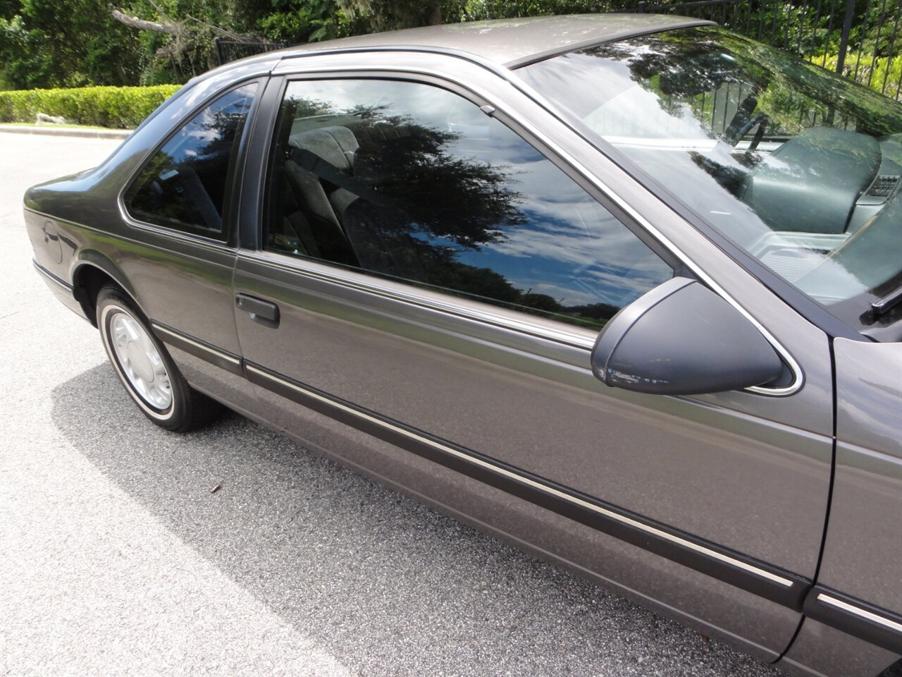 1990 Ford Thunderbird LX Premium - Photo 10 - Deland, FL 32720