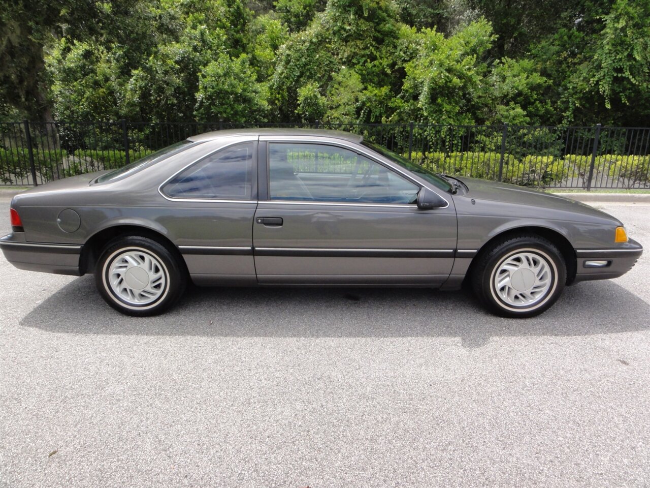 1990 Ford Thunderbird LX Premium - Photo 15 - Deland, FL 32720