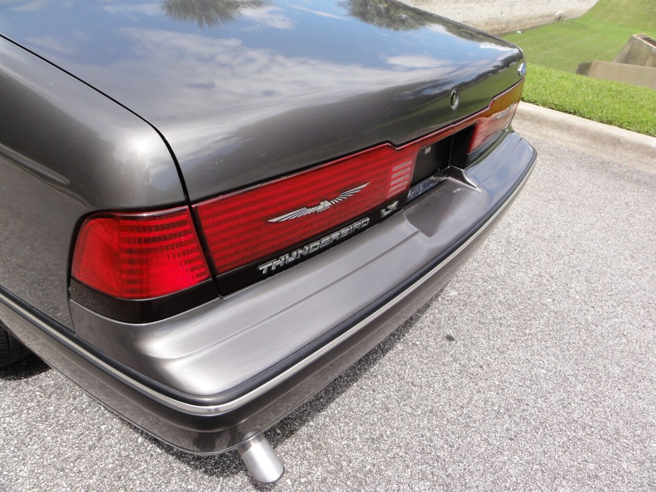 1990 Ford Thunderbird LX Premium - Photo 22 - Deland, FL 32720