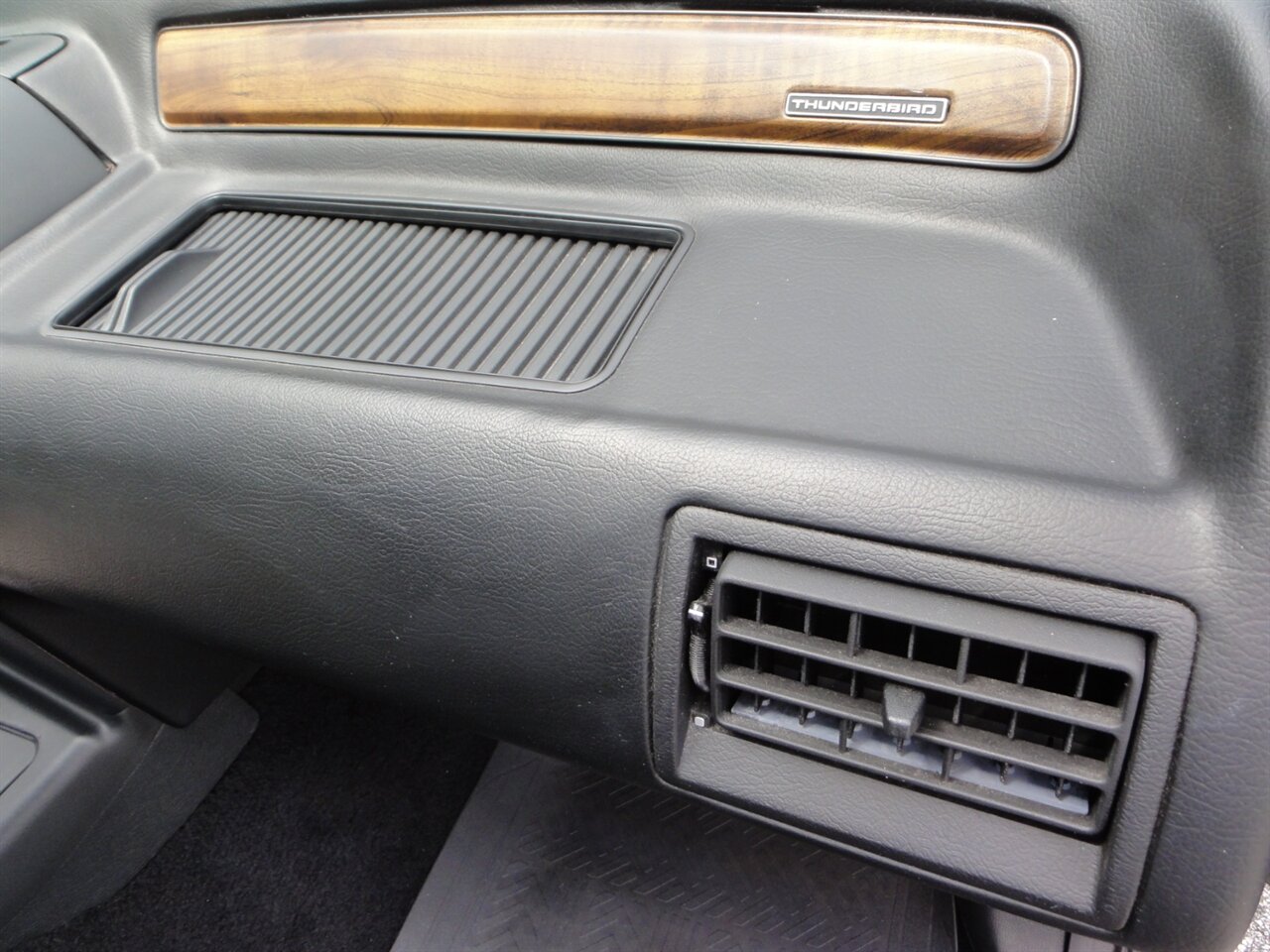 1990 Ford Thunderbird LX Premium - Photo 45 - Deland, FL 32720