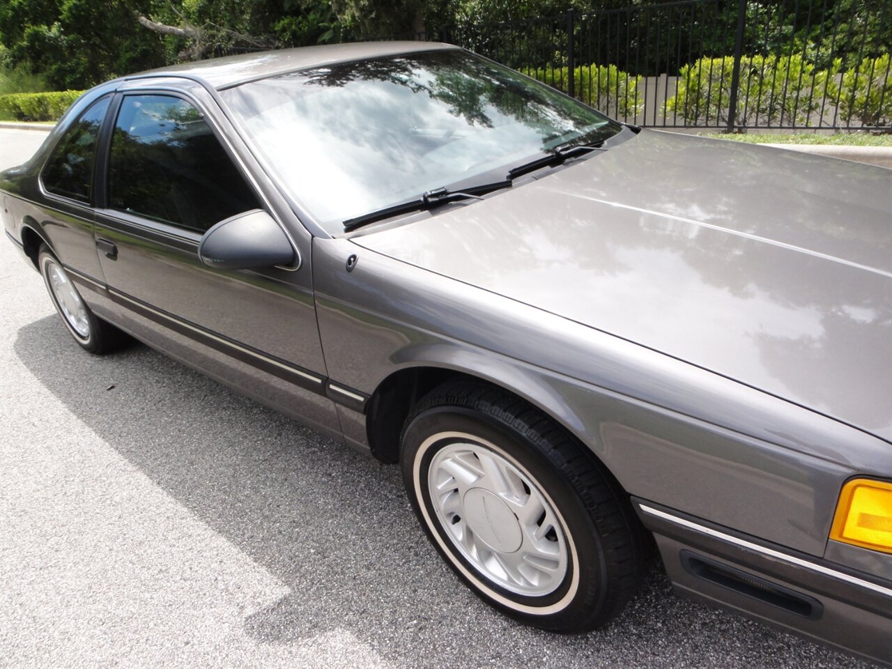 1990 Ford Thunderbird LX Premium - Photo 8 - Deland, FL 32720