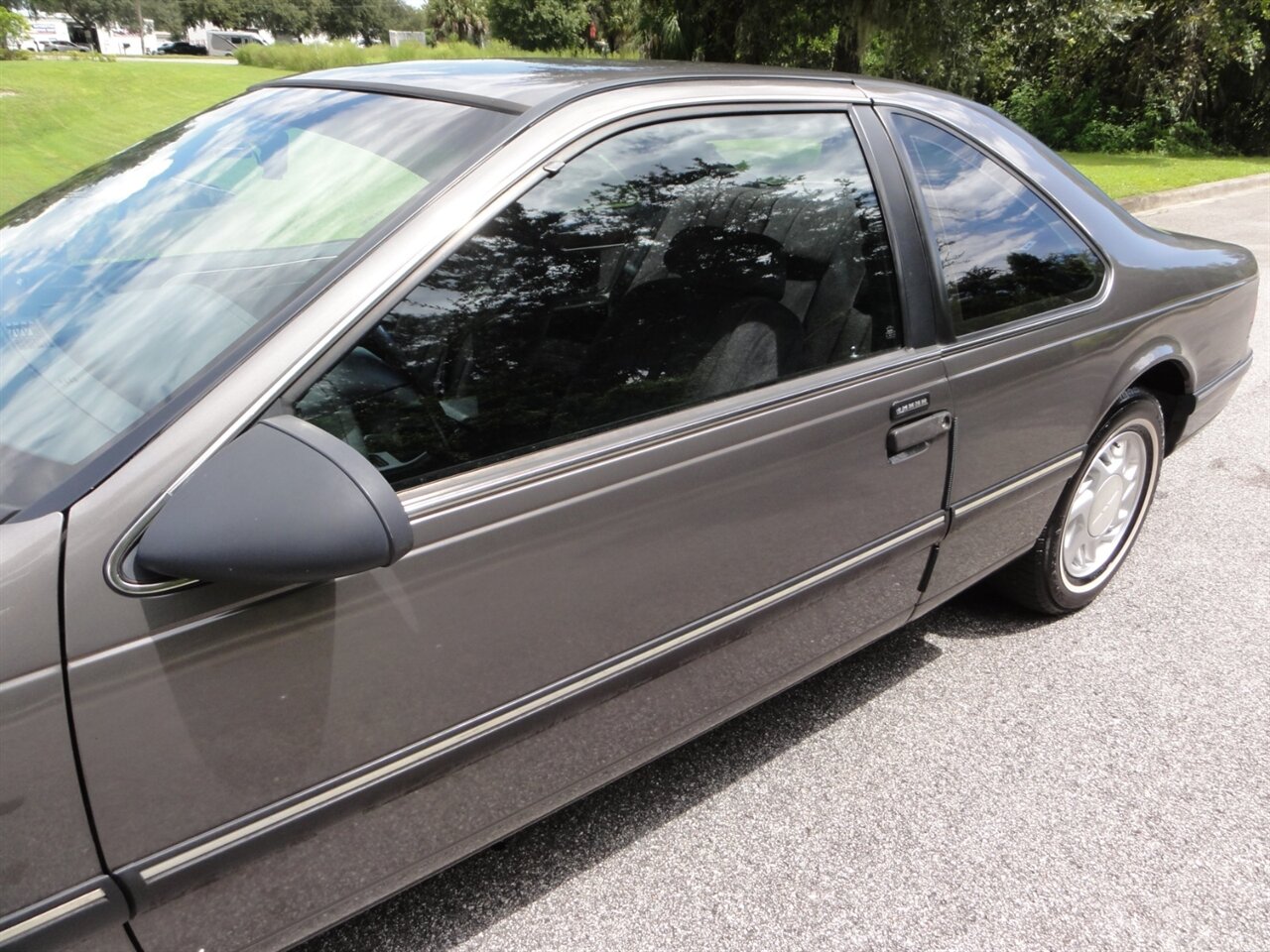 1990 Ford Thunderbird LX Premium - Photo 11 - Deland, FL 32720