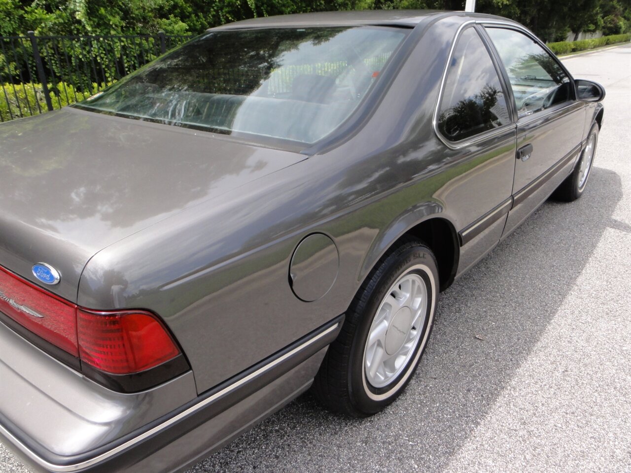 1990 Ford Thunderbird LX Premium - Photo 13 - Deland, FL 32720