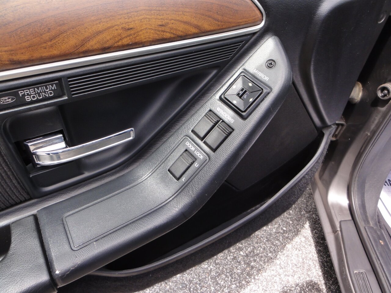 1990 Ford Thunderbird LX Premium - Photo 33 - Deland, FL 32720