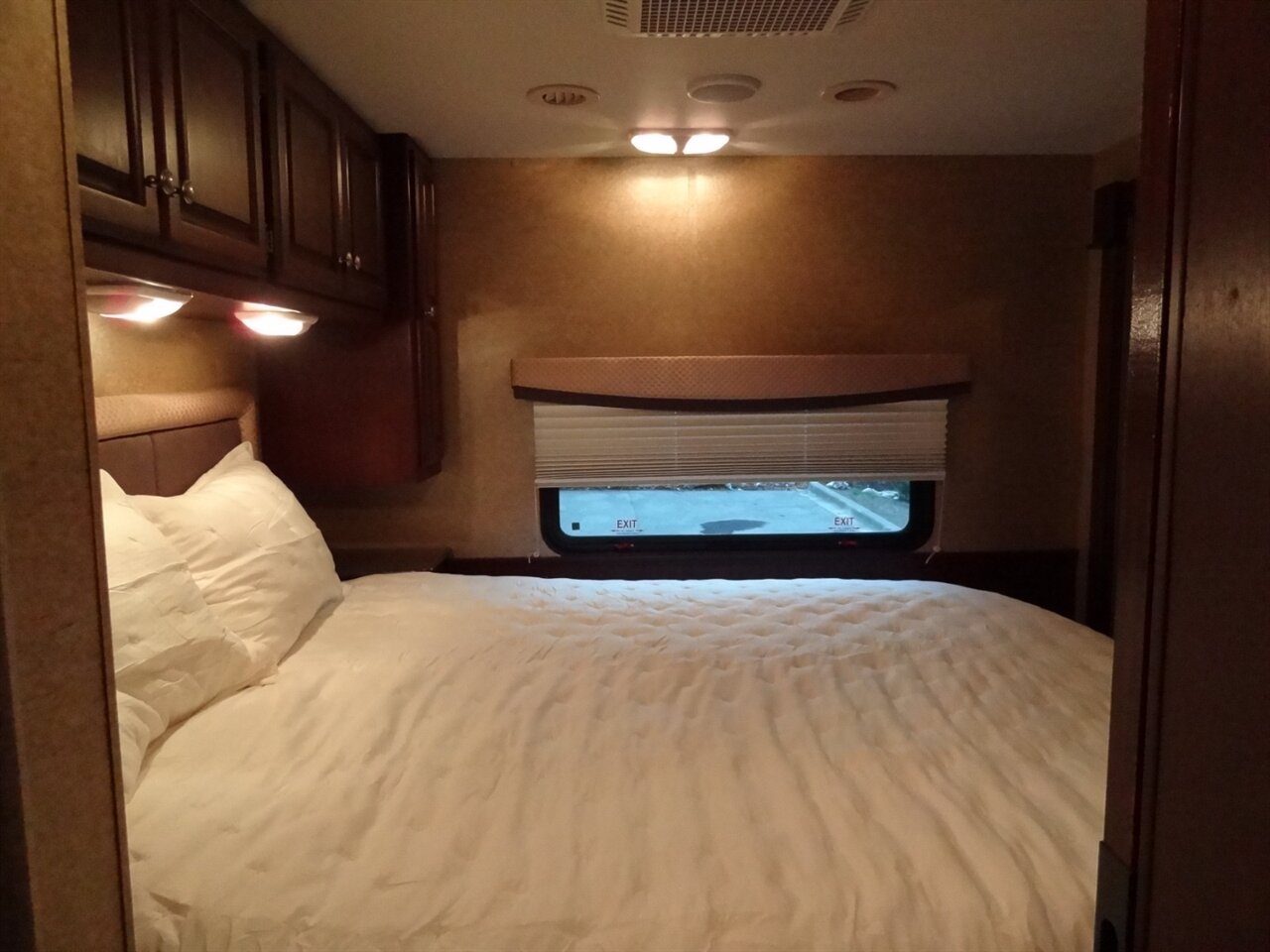 2012 Damon Day Break 34DB  Class A - Photo 78 - Deland, FL 32720