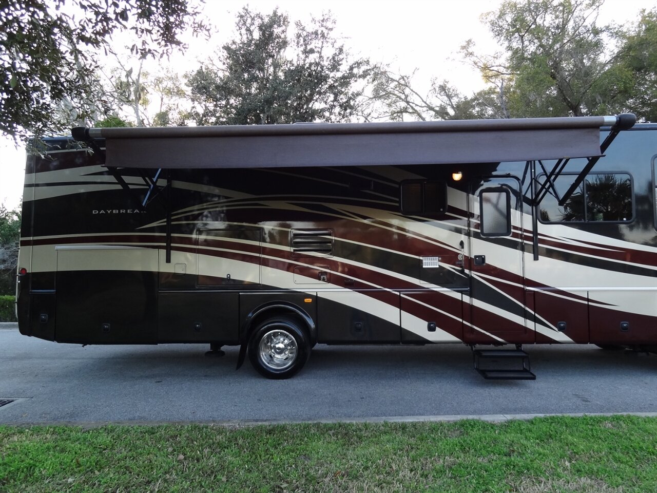 2012 Damon Day Break 34DB  Class A - Photo 48 - Deland, FL 32720