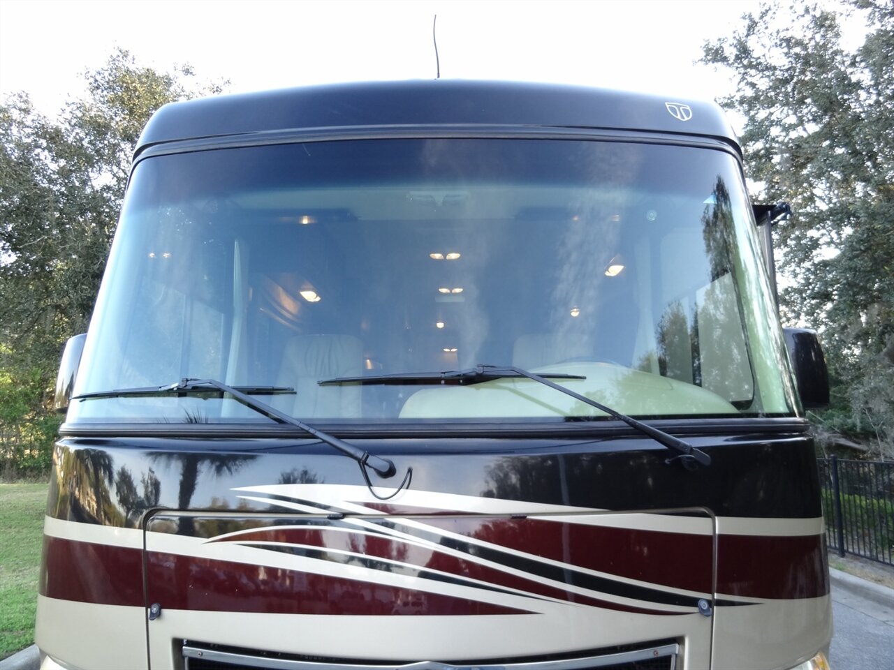 2012 Damon Day Break 34DB  Class A - Photo 15 - Deland, FL 32720