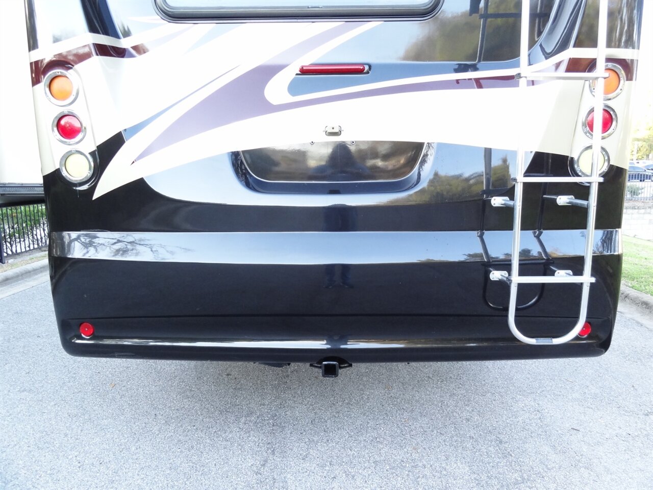 2012 Damon Day Break 34DB  Class A - Photo 19 - Deland, FL 32720