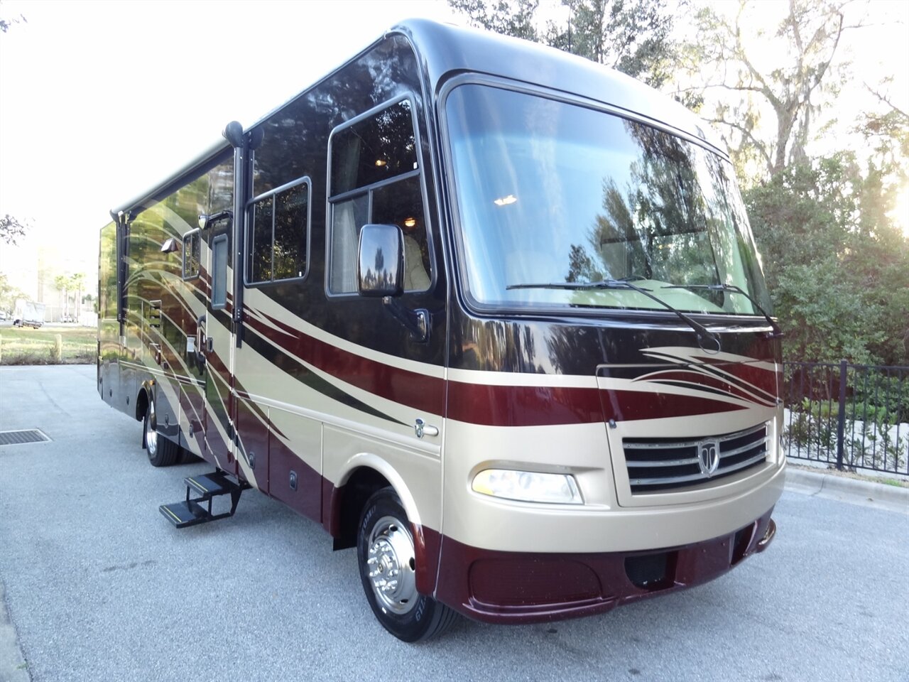 2012 Damon Day Break 34DB  Class A - Photo 7 - Deland, FL 32720