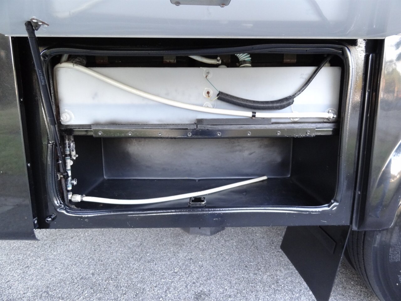 2012 Damon Day Break 34DB  Class A - Photo 29 - Deland, FL 32720