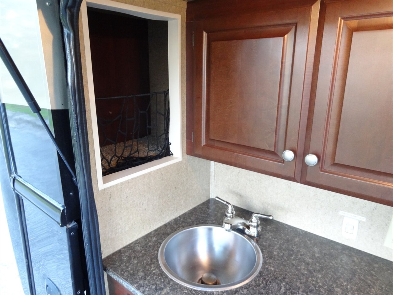 2012 Damon Day Break 34DB  Class A - Photo 34 - Deland, FL 32720