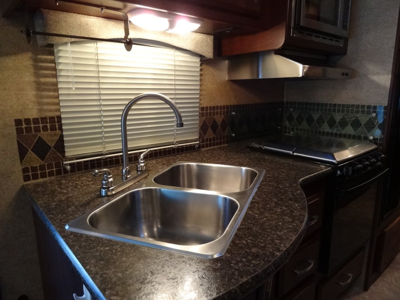 2012 Damon Day Break 34DB  Class A - Photo 66 - Deland, FL 32720