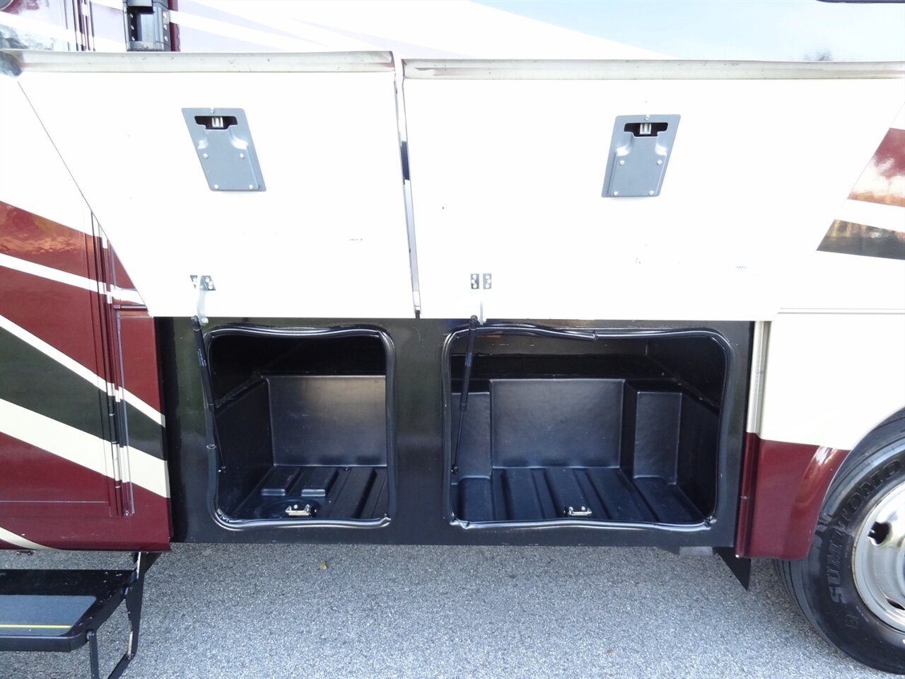 2012 Damon Day Break 34DB  Class A - Photo 23 - Deland, FL 32720