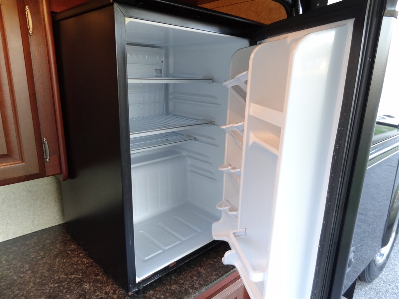 2012 Damon Day Break 34DB  Class A - Photo 33 - Deland, FL 32720