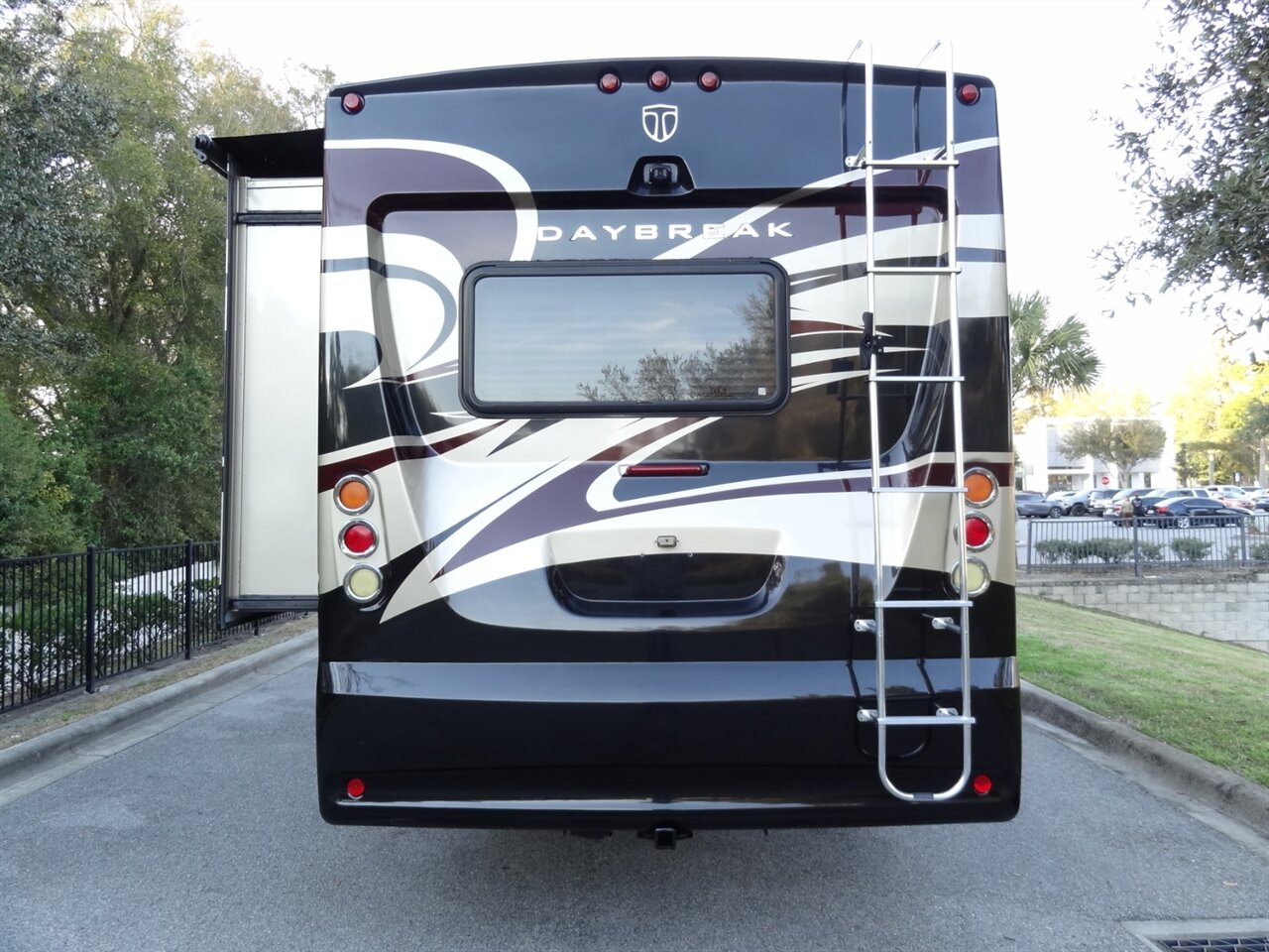 2012 Damon Day Break 34DB  Class A - Photo 13 - Deland, FL 32720