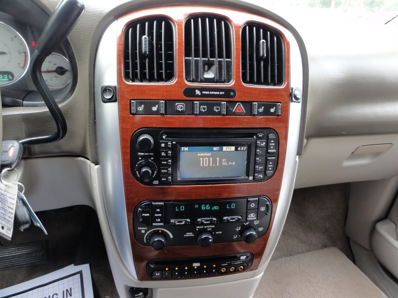 2007 Chrysler Town & Country Limited VMI RAMP VAN - Photo 52 - Deland, FL 32720