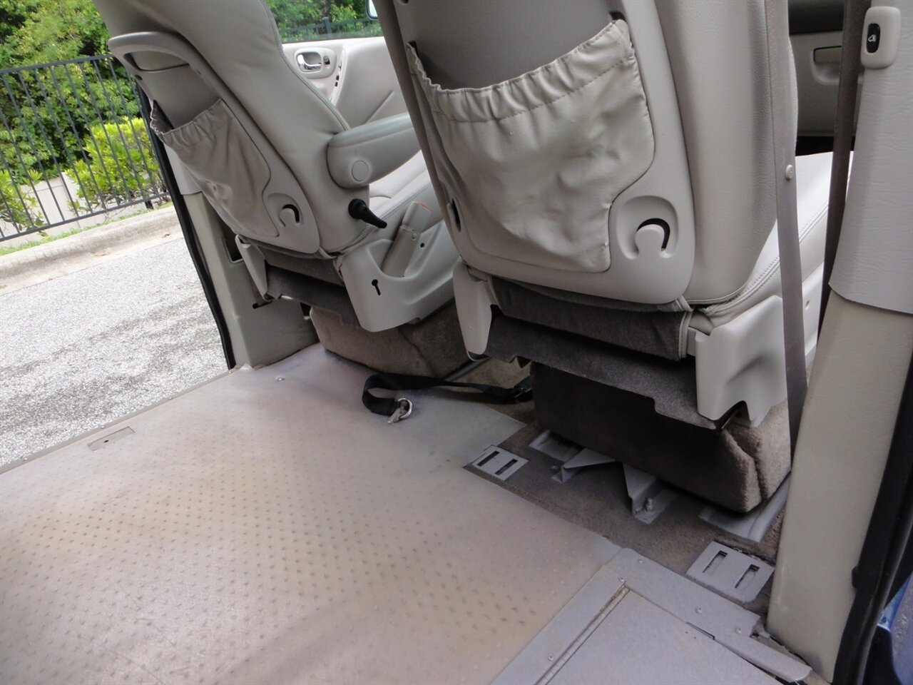 2007 Chrysler Town & Country Limited VMI RAMP VAN - Photo 43 - Deland, FL 32720