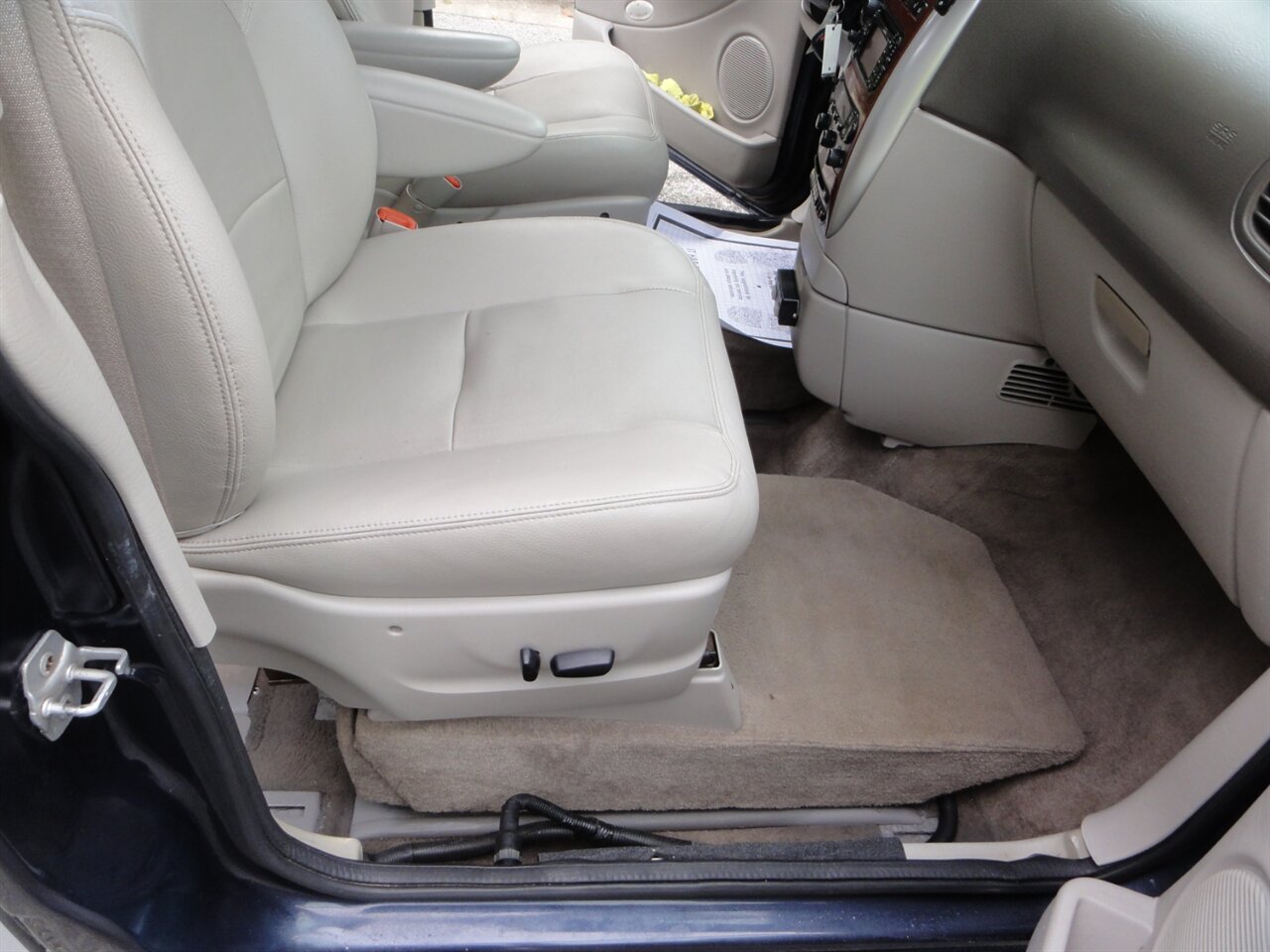 2007 Chrysler Town & Country Limited VMI RAMP VAN - Photo 44 - Deland, FL 32720