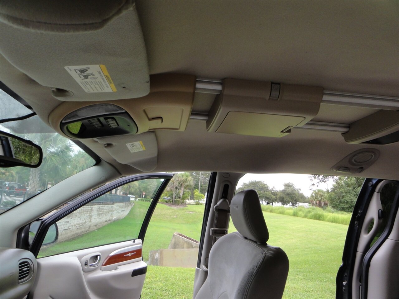 2007 Chrysler Town & Country Limited VMI RAMP VAN - Photo 34 - Deland, FL 32720