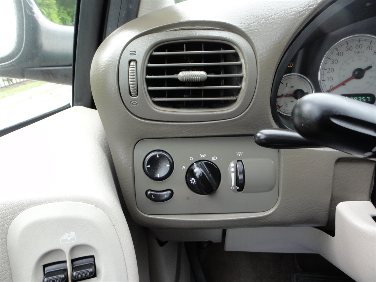 2007 Chrysler Town & Country Limited VMI RAMP VAN - Photo 50 - Deland, FL 32720