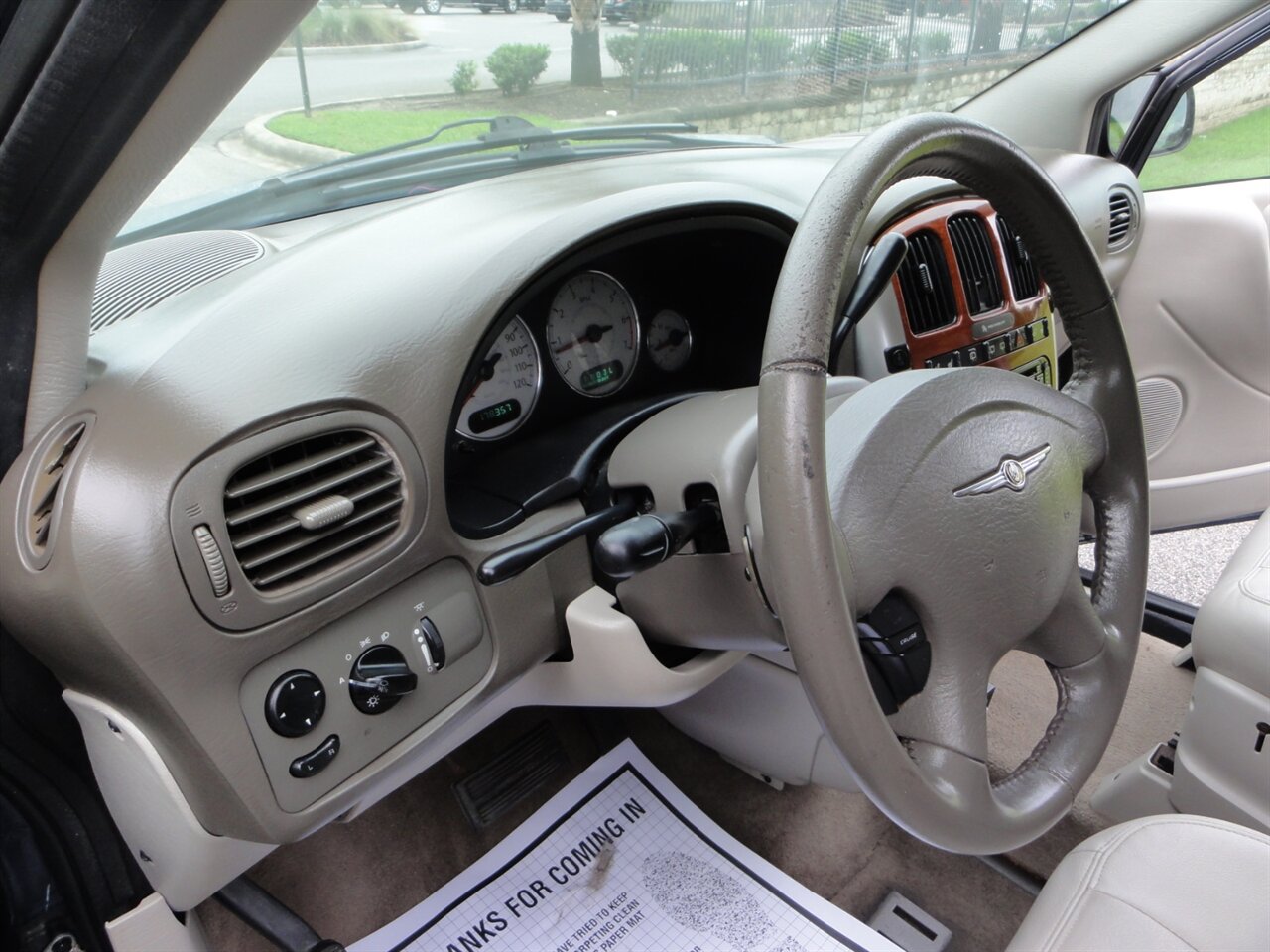 2007 Chrysler Town & Country Limited VMI RAMP VAN - Photo 31 - Deland, FL 32720