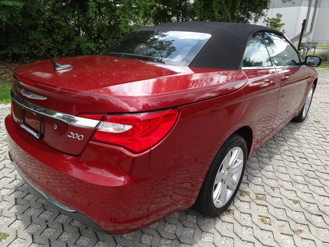 2014 Chrysler 200 Touring  Convertible - Photo 7 - Deland, FL 32720