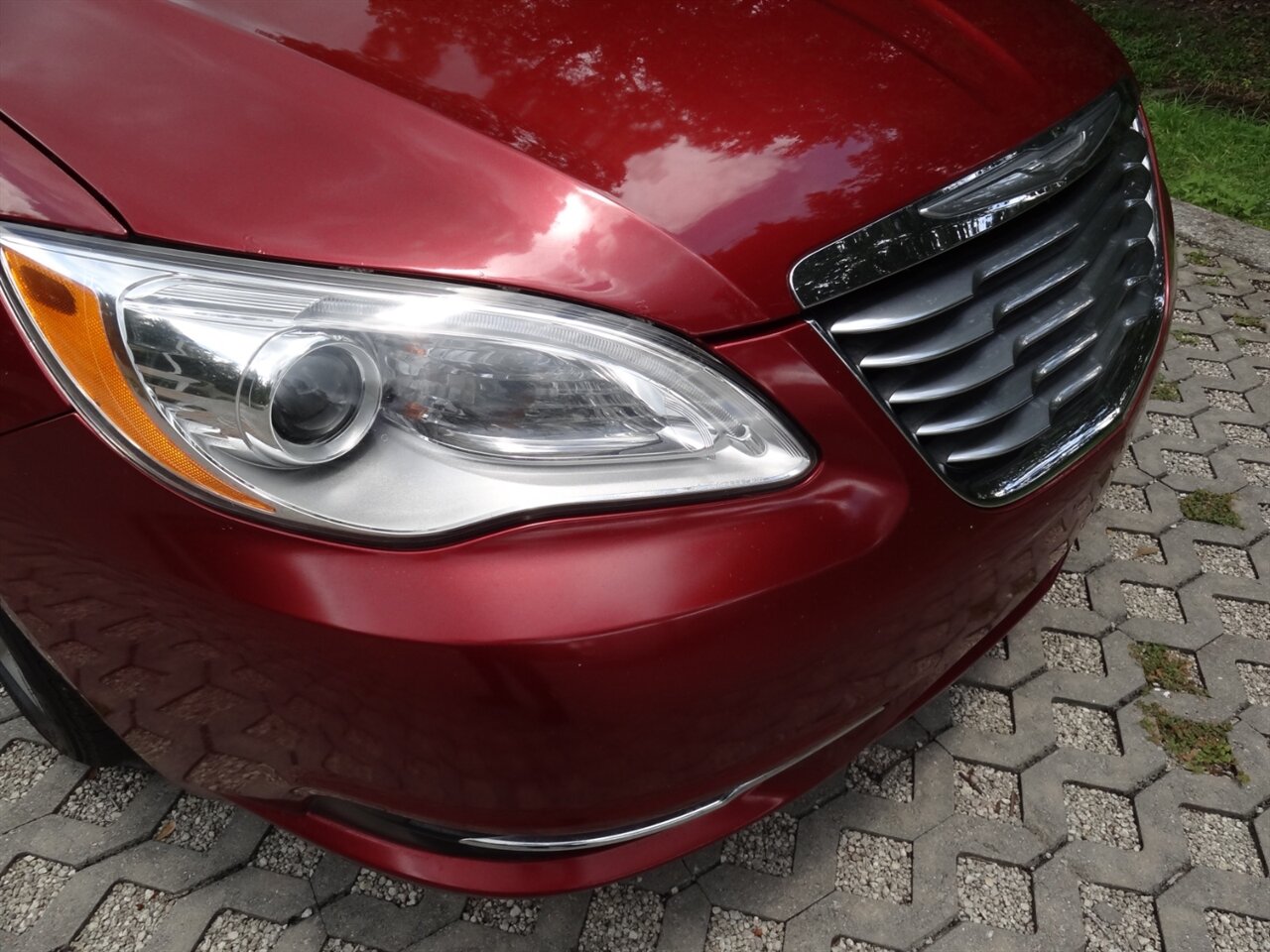 2014 Chrysler 200 Touring  Convertible - Photo 11 - Deland, FL 32720