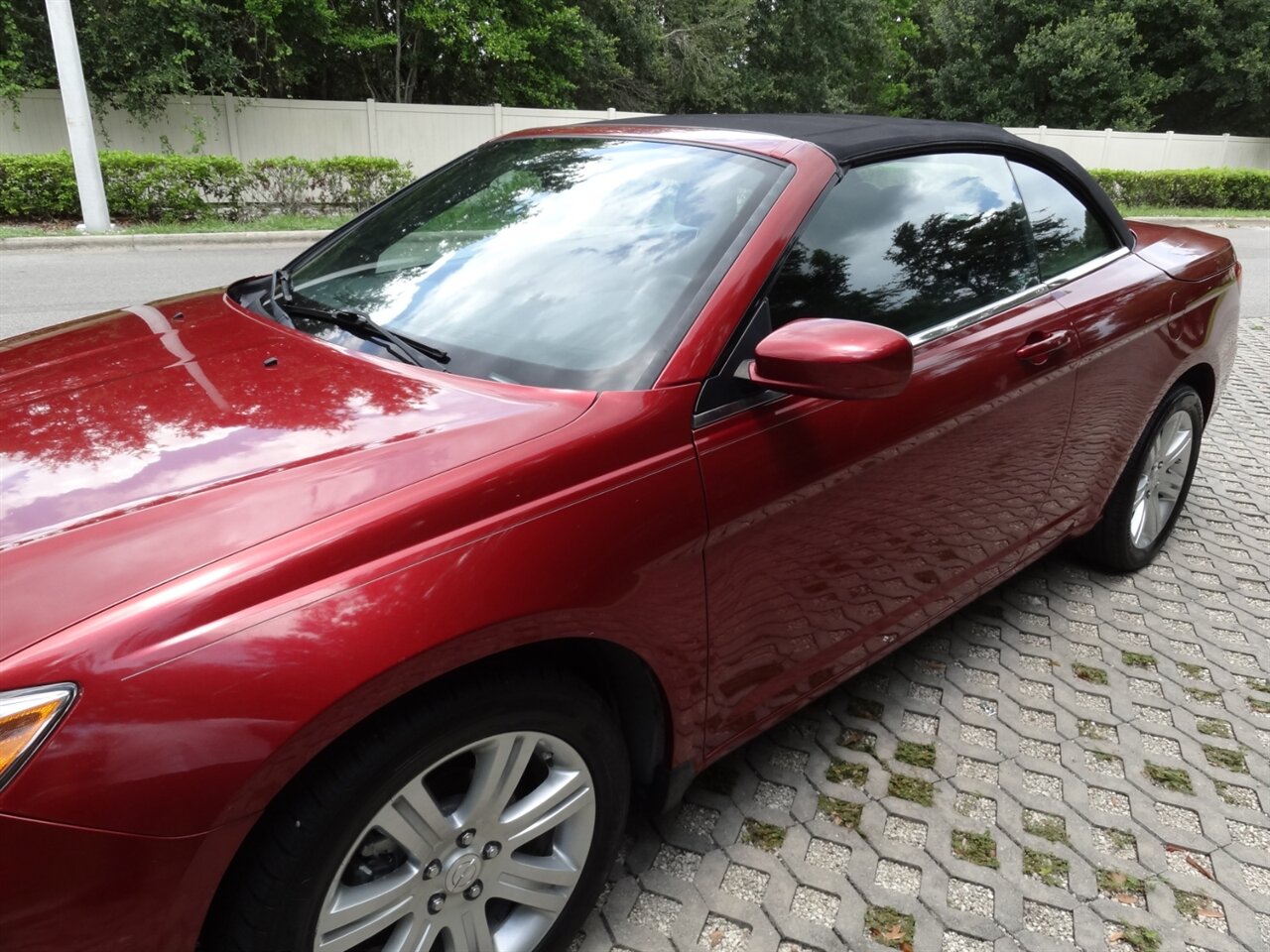 2014 Chrysler 200 Touring  Convertible - Photo 14 - Deland, FL 32720
