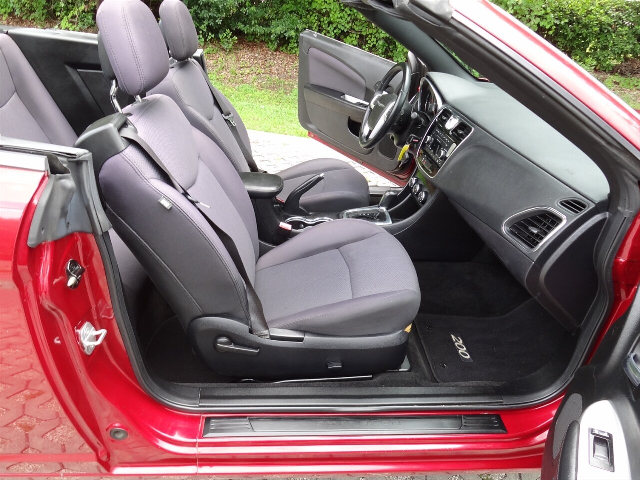 2014 Chrysler 200 Touring  Convertible - Photo 41 - Deland, FL 32720