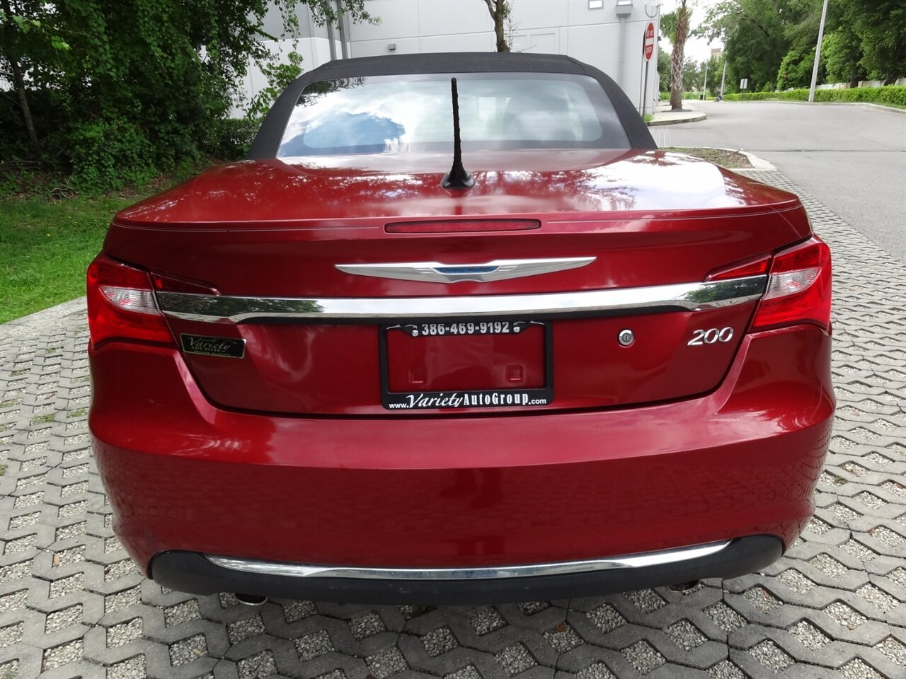 2014 Chrysler 200 Touring  Convertible - Photo 18 - Deland, FL 32720