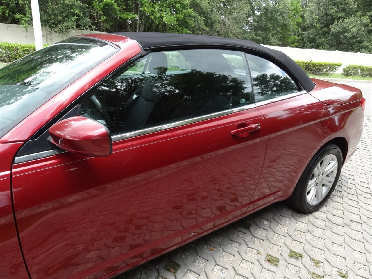 2014 Chrysler 200 Touring  Convertible - Photo 15 - Deland, FL 32720