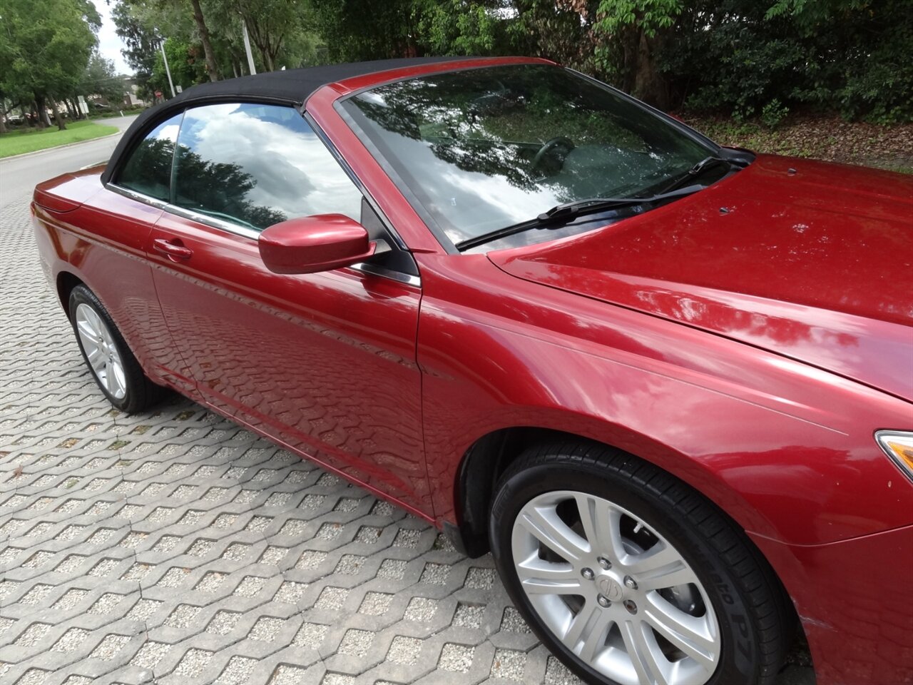 2014 Chrysler 200 Touring  Convertible - Photo 12 - Deland, FL 32720