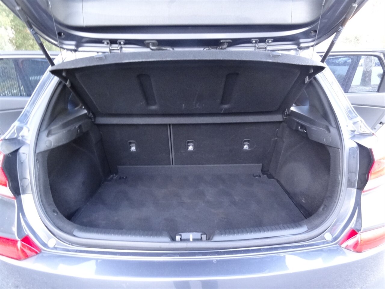 2018 Hyundai ELANTRA GT   - Photo 34 - Deland, FL 32720