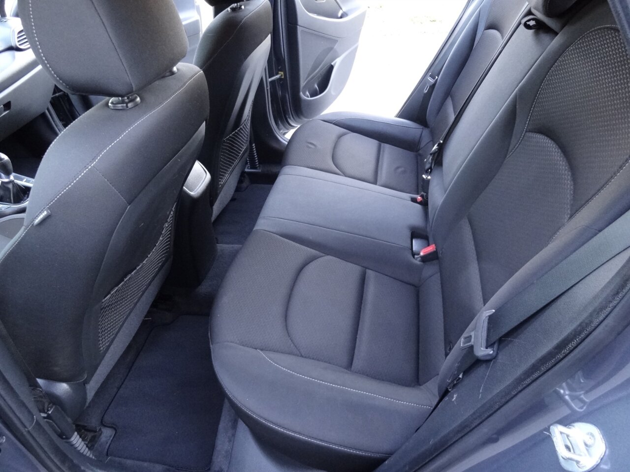 2018 Hyundai ELANTRA GT   - Photo 32 - Deland, FL 32720