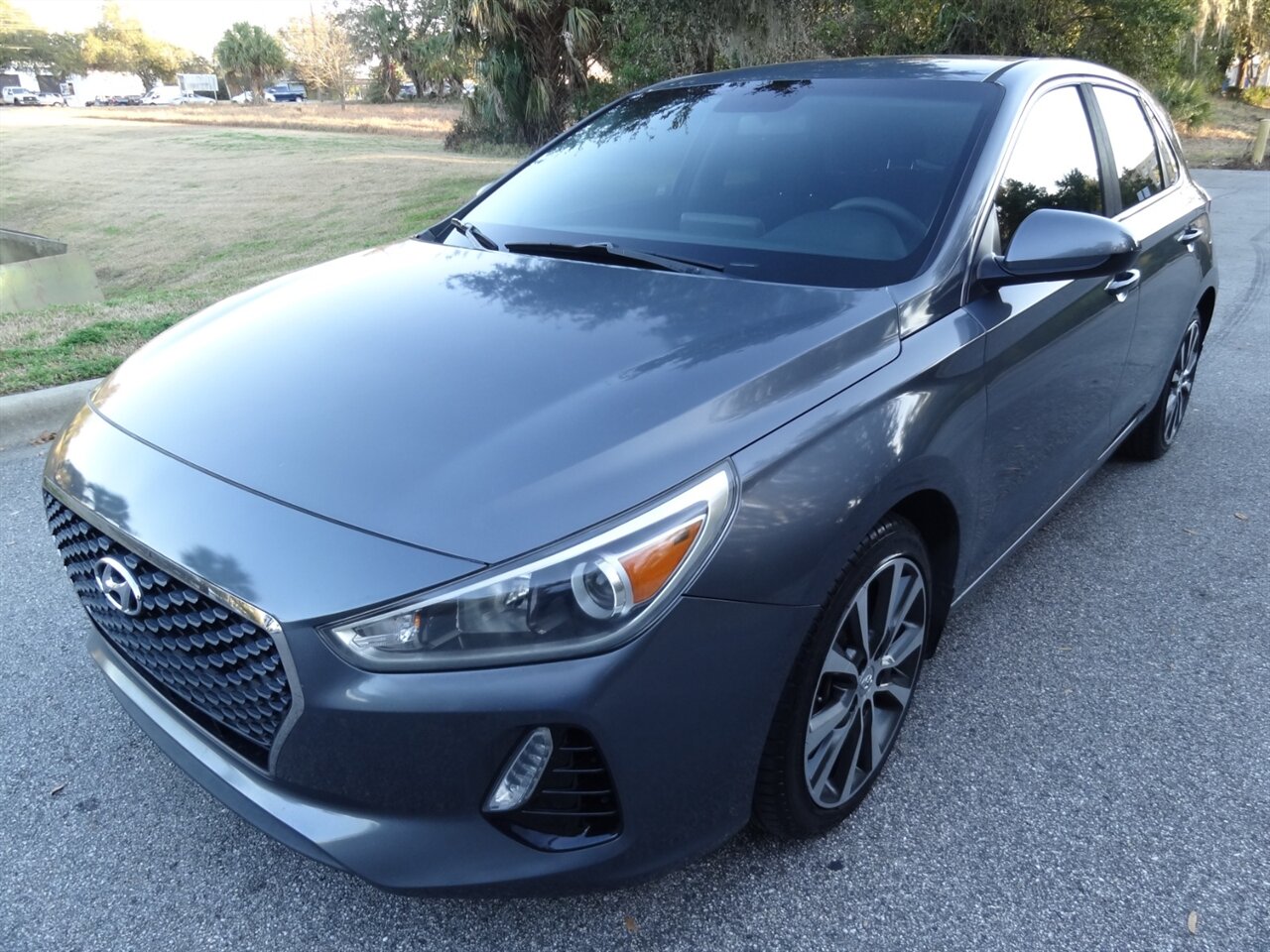 2018 Hyundai ELANTRA GT   - Photo 2 - Deland, FL 32720