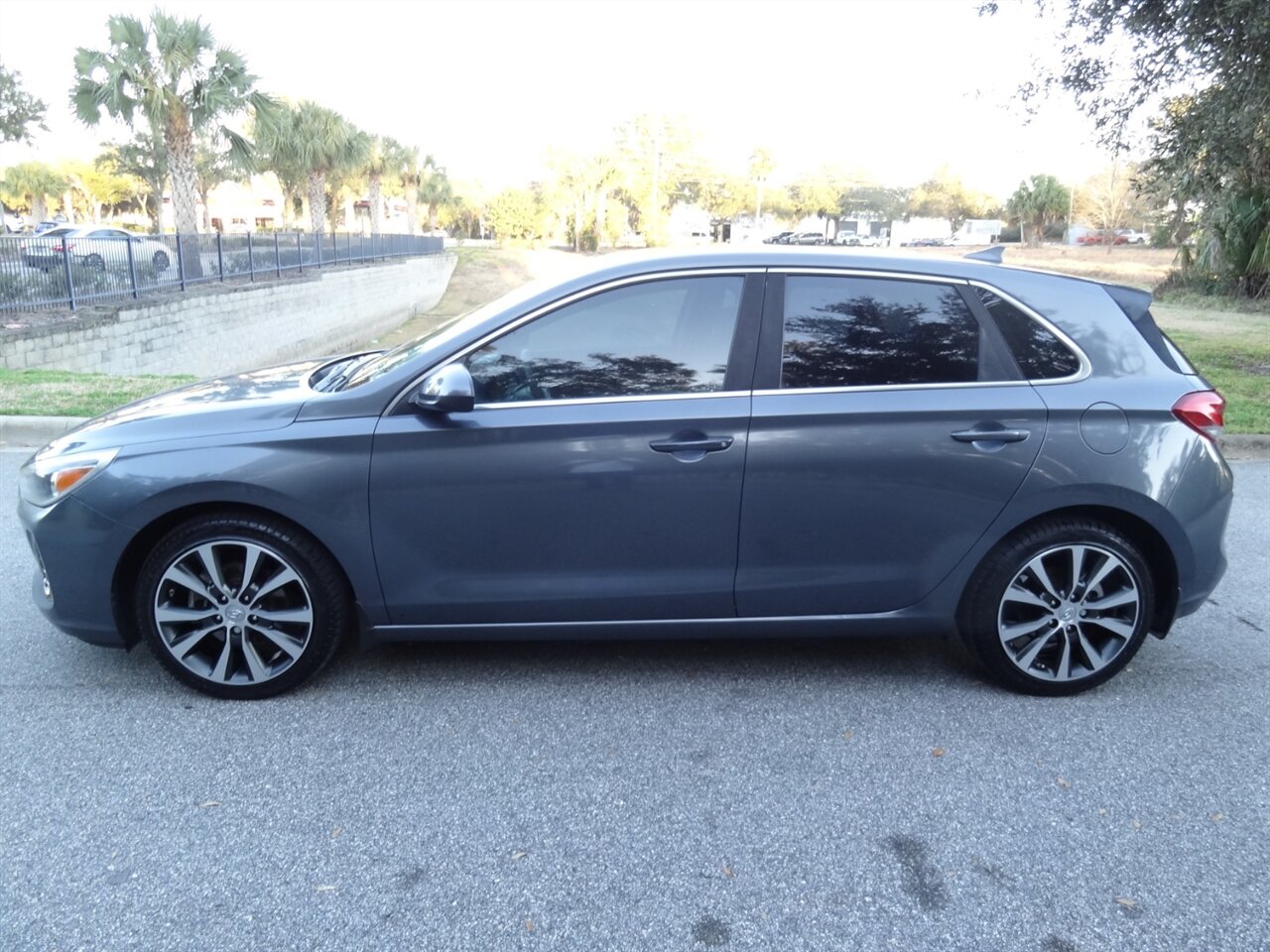 2018 Hyundai ELANTRA GT   - Photo 16 - Deland, FL 32720